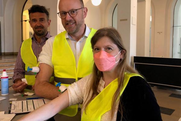 Blood-it-yourself: a new approach to remote blood testing